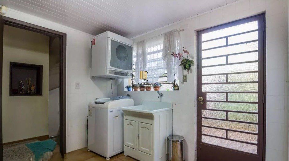 Casa para Venda - 294.4m², 4 dormitórios, sendo 2 suites, 2 vagas - Nonoai