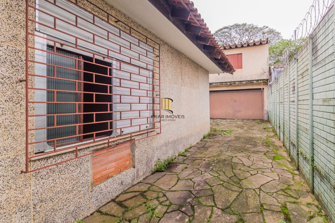 Casa de 4 dormitorios à venda Avenida Tramandaí, Ipanema - Porto Alegre