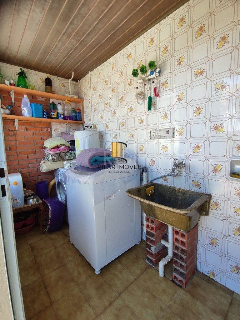 Casa para Venda - 142.8m², 4 dormitórios, 5 vagas - Teresópolis