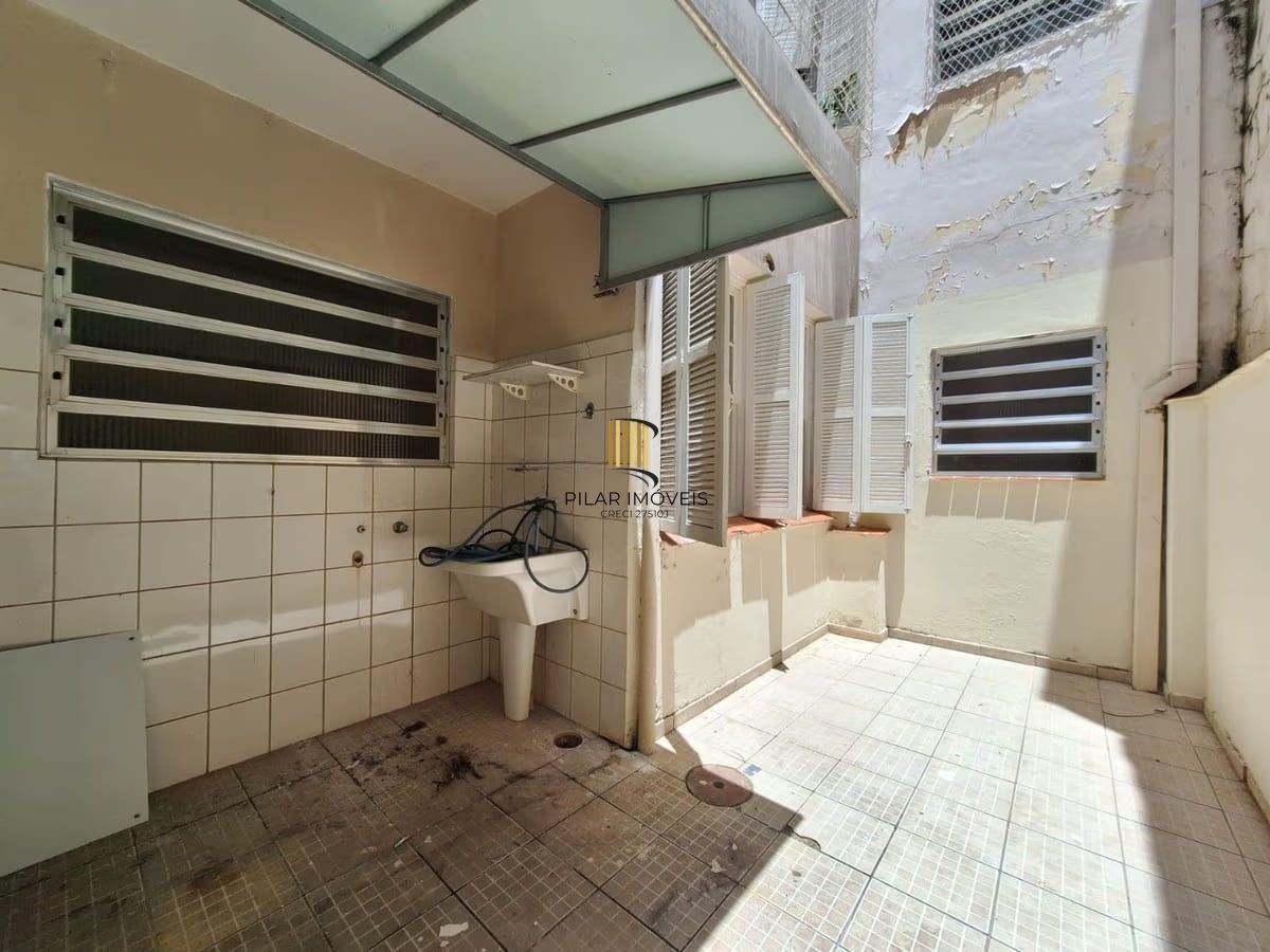 Apartamento de 2 dormitórios à venda em Praia de Belas, Porto Alegre.