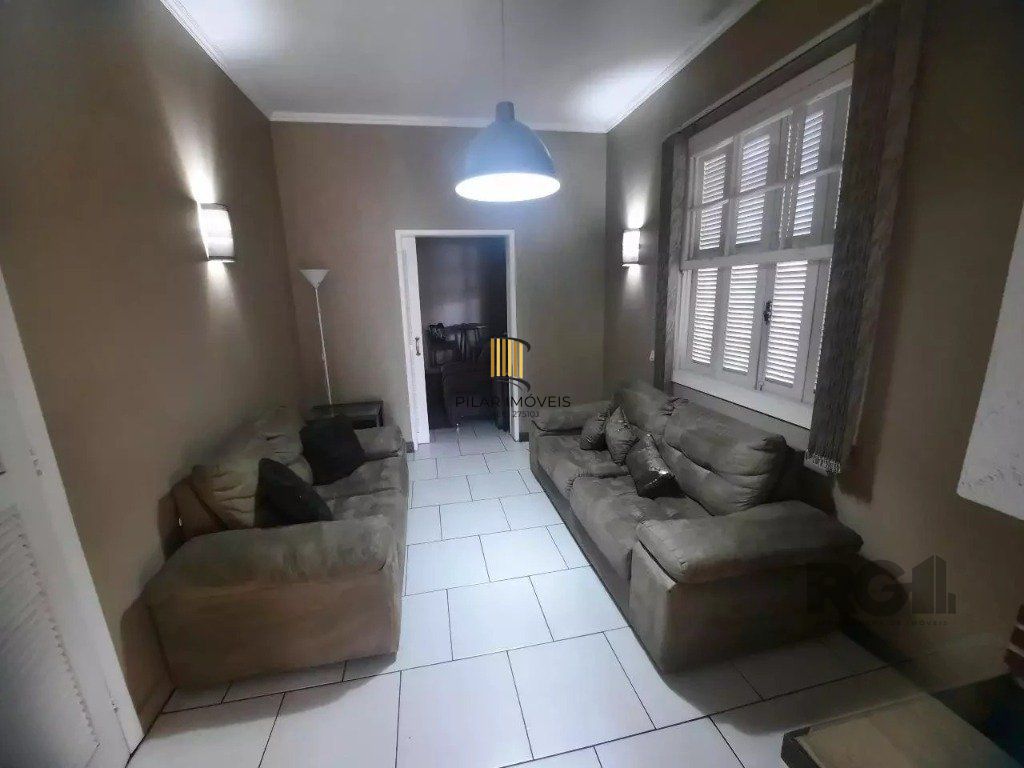 Casa de 3 dormitórios, no bairro Glória