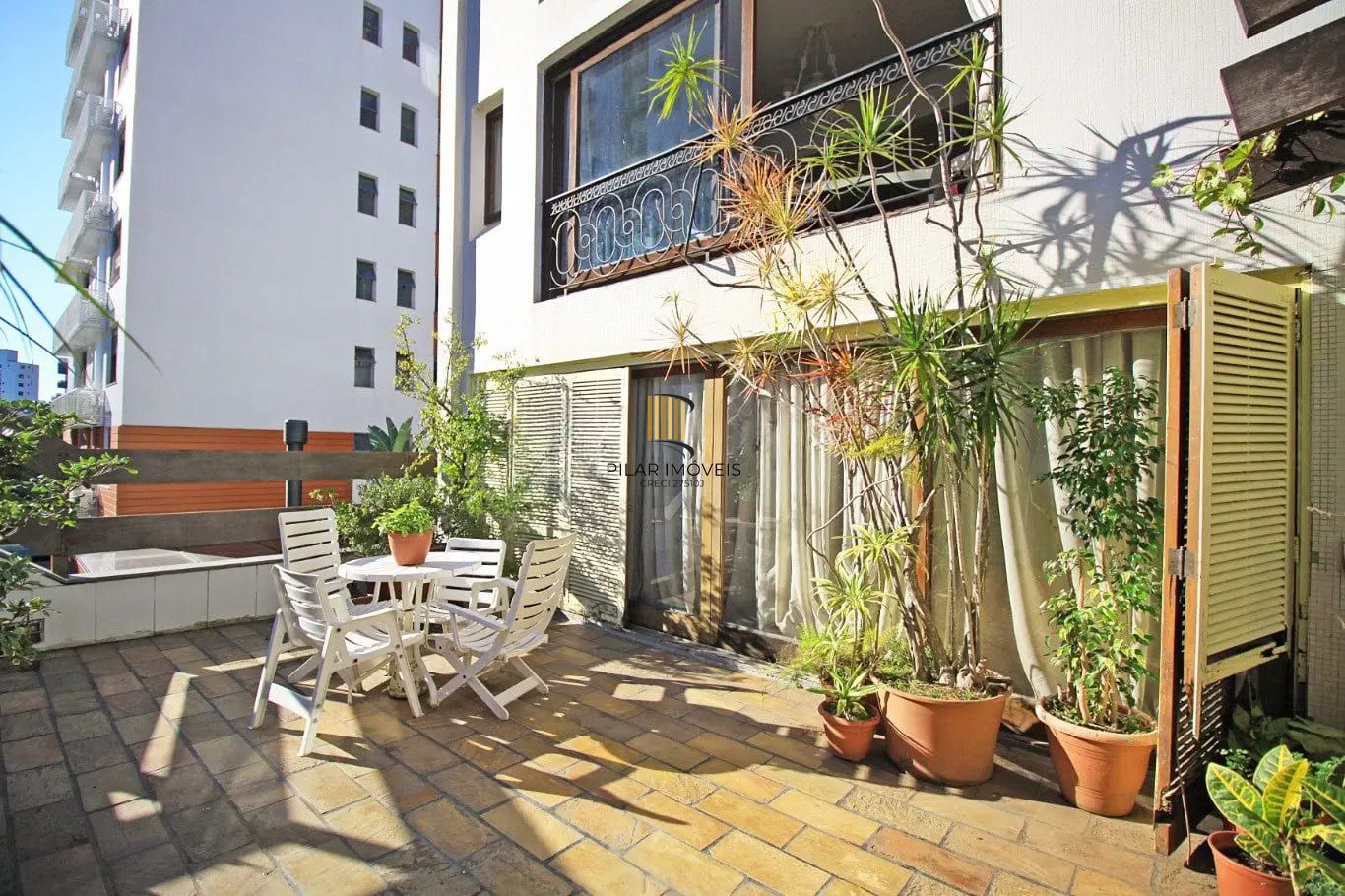 Apartamento Garden de 3 dormitórios à venda no Bairro Petrópolis.