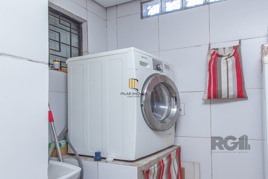 Casa em condomínio de 177m², 3 dormitórios, 1 vaga no bairro Ipanema
