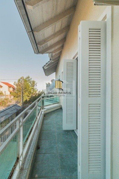 Casa para Venda - 137m², 3 dormitórios, sendo 3 suites, 2 vagas - Hípica