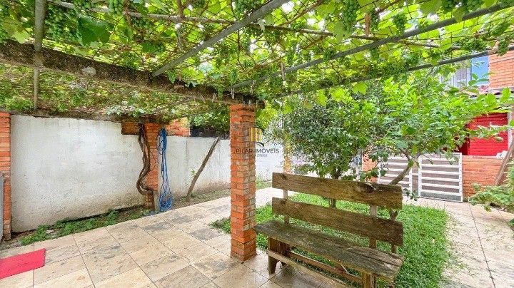 Casa com 4 Quartos e 3 banheiros de 223 m², perto da PUC à venda por R$ 697.000