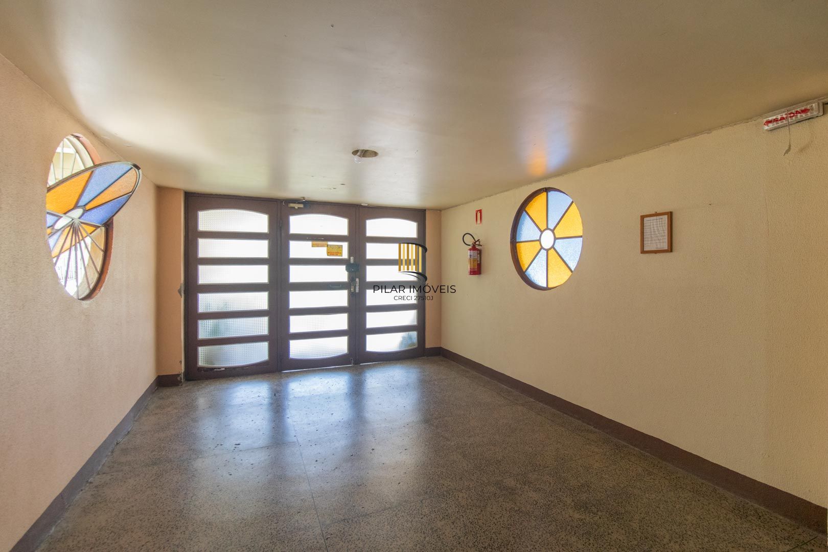 Apartamento de 2 dormitórios á venda no Bairro Teresópolis - Porto Alegre.