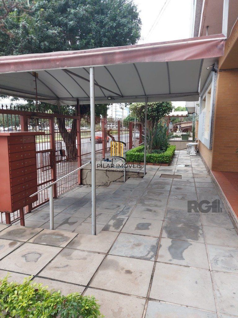 Apartamento 2 dormitórios, próximo da UFRGS, PUC, Ernesto Dorneles e trasporte público.