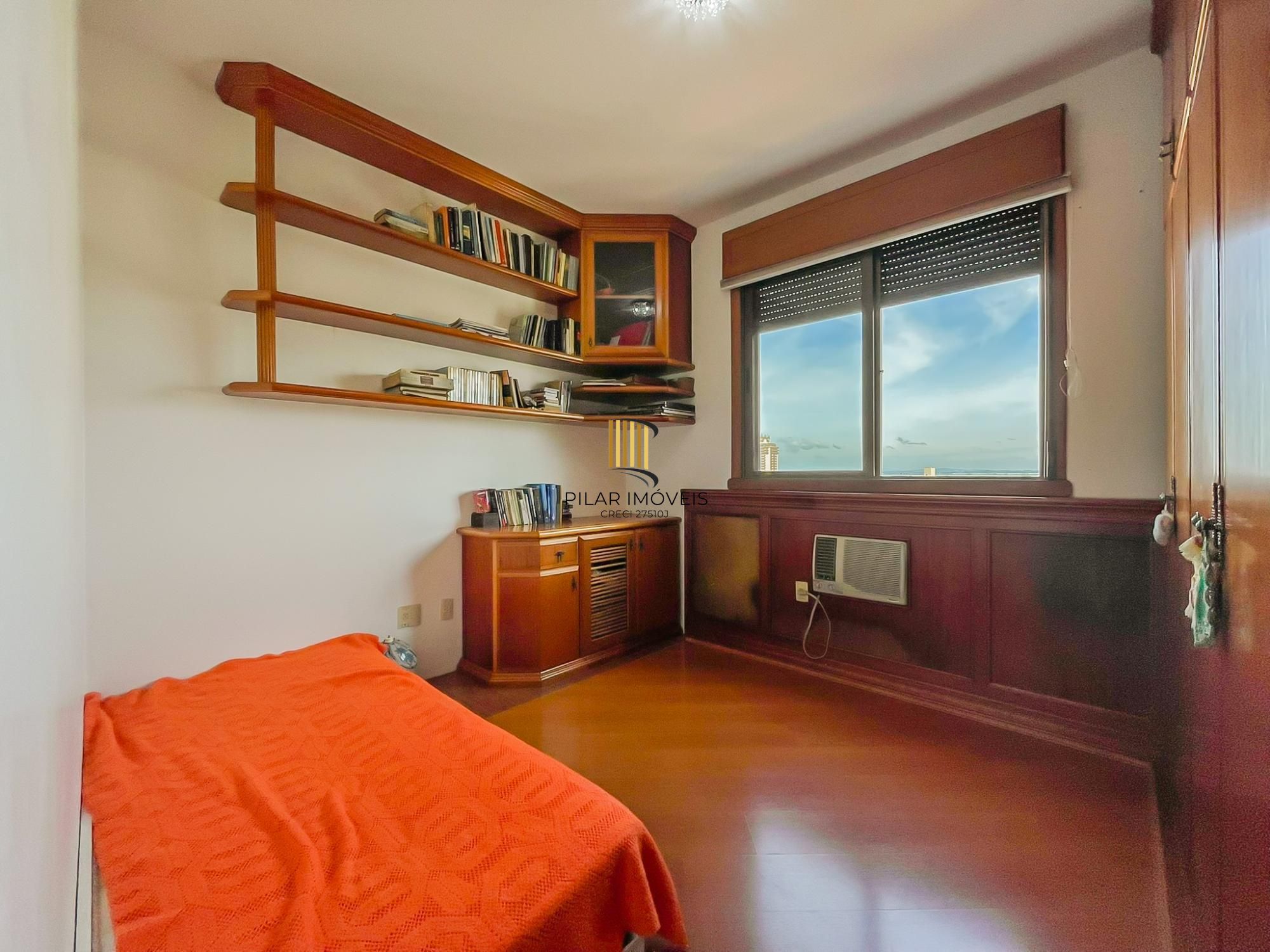 Lindo apartamento 03 dormitórios, duas vagas Coração Menino Deus