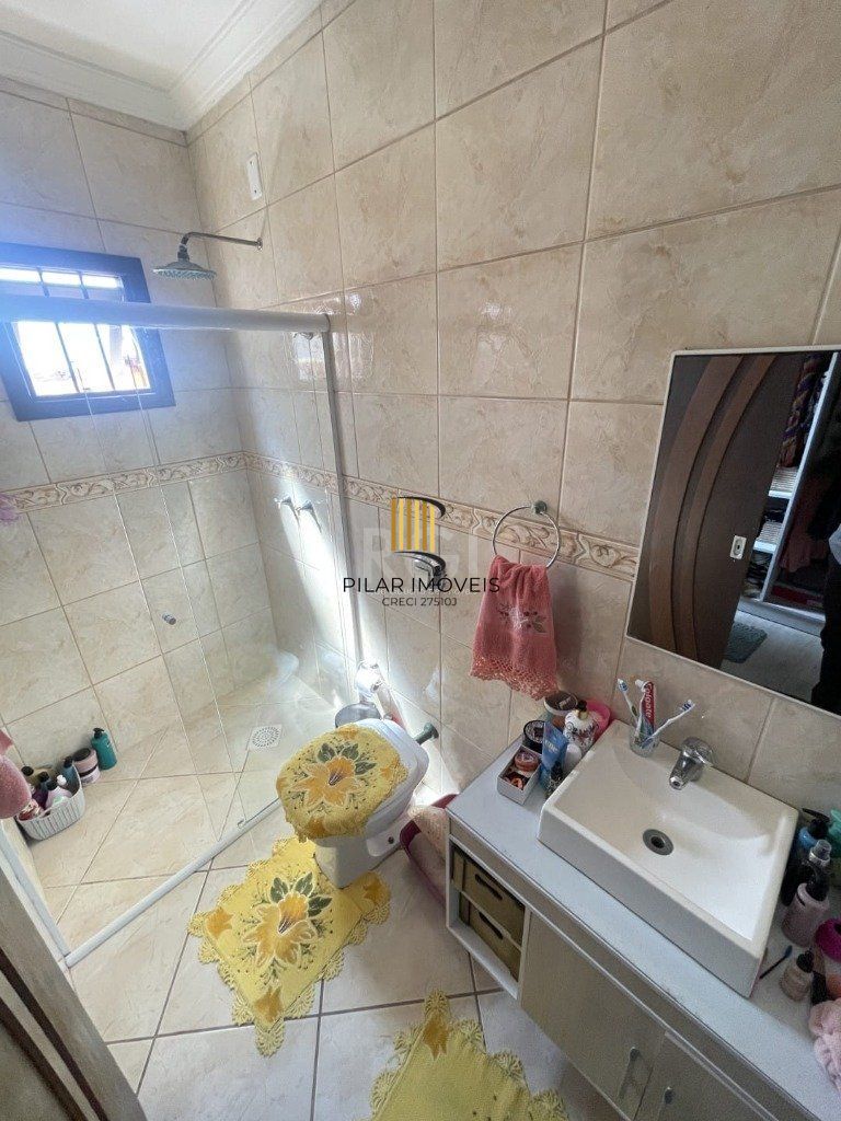 Casa para Venda - 240m², 4 dormitórios, sendo 2 suites, 3 vagas - Centro