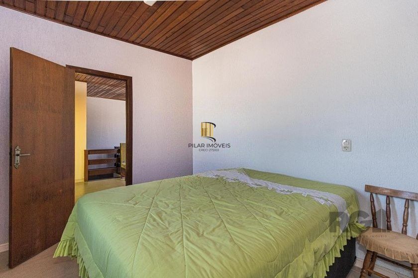 Casa Mista 266m² - 4 dormitórios, 1 suíte, 3 vagas no bairro Parque Santa Fé
