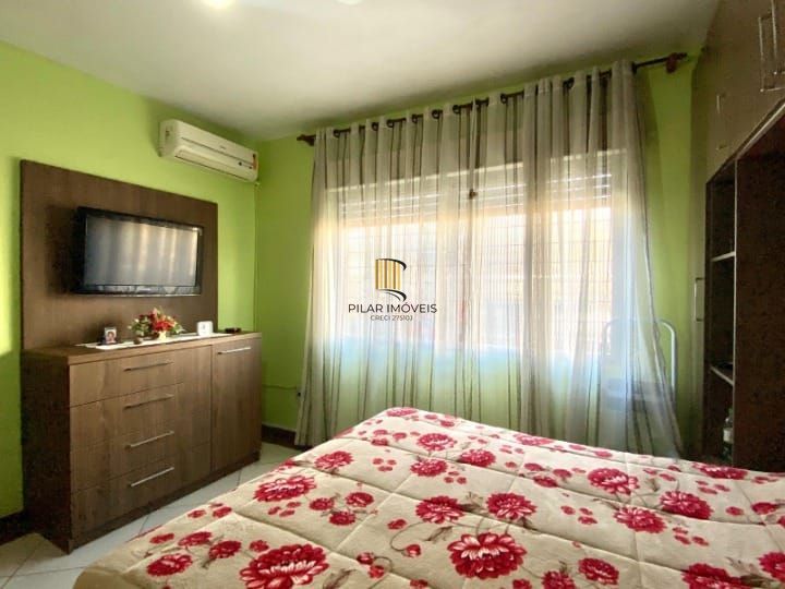 Casa com 03 dormitorios e 4 vagas de garagem proximo a Sport club Sáo jóse - Porto Alegre/RS.