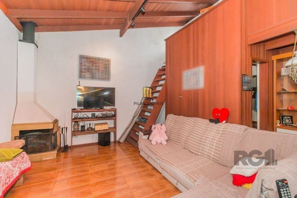Casa de 2 dormitórios, no bairro Bom Jesus