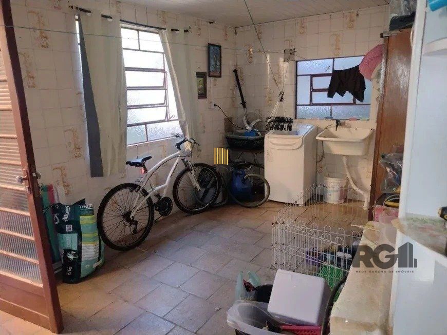 Casa de 2 dormitórios no bairro Cavalhada