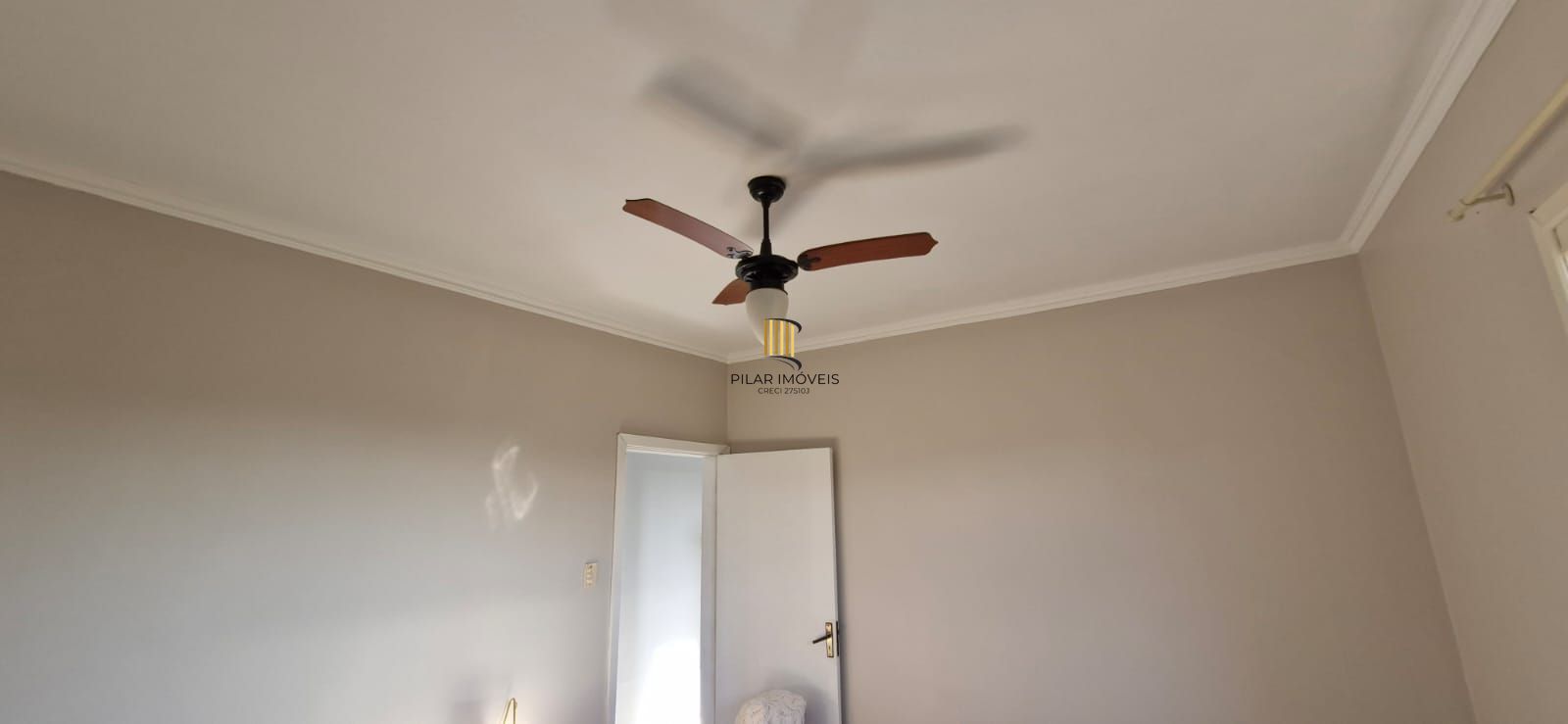 Apartamento de 2 dormitórios reformado no bairro teresopolis