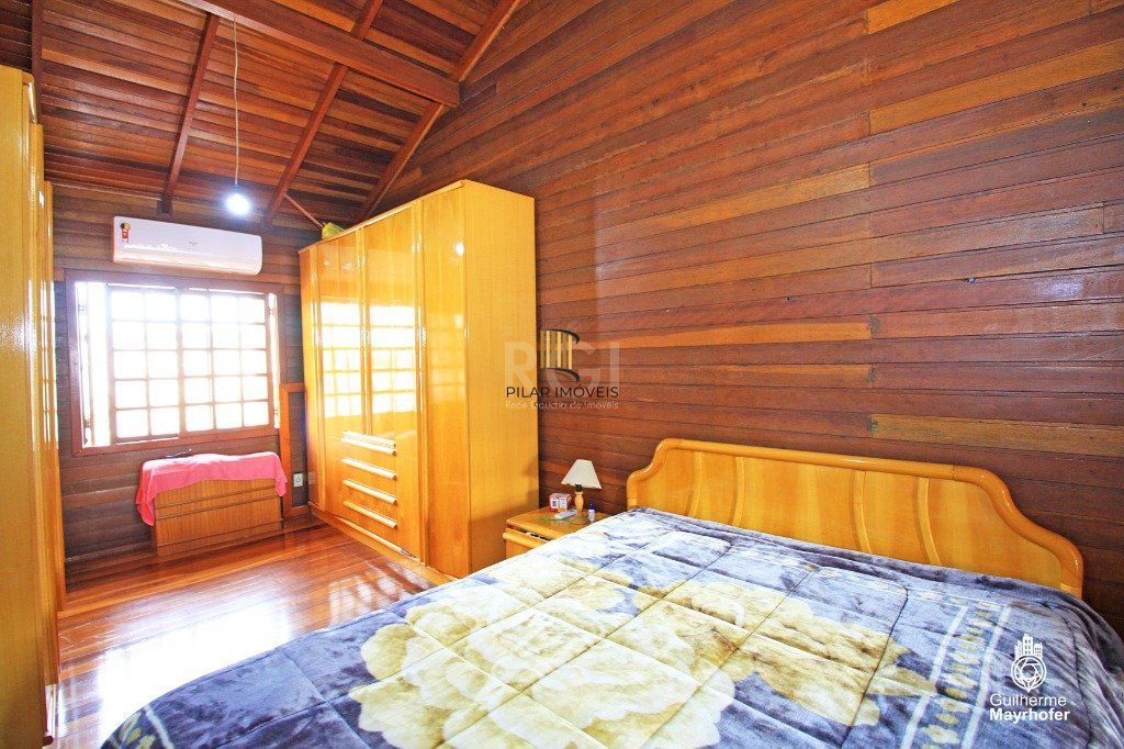 Casa para Venda - 235m², 3 dormitórios, sendo 1 suites, 3 vagas - Sarandi