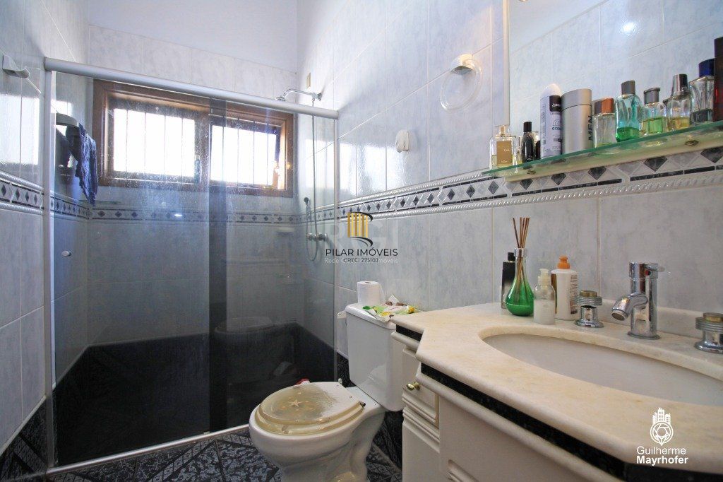 Casa para Venda - 240m², 4 dormitórios, sendo 3 suites, 6 vagas - Jardim Sabará