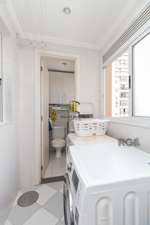 Apartamento 95m² - semi mobiliado, 3 dormitórios, 1 suíte e 2 vagas no bairro Passo da Areia