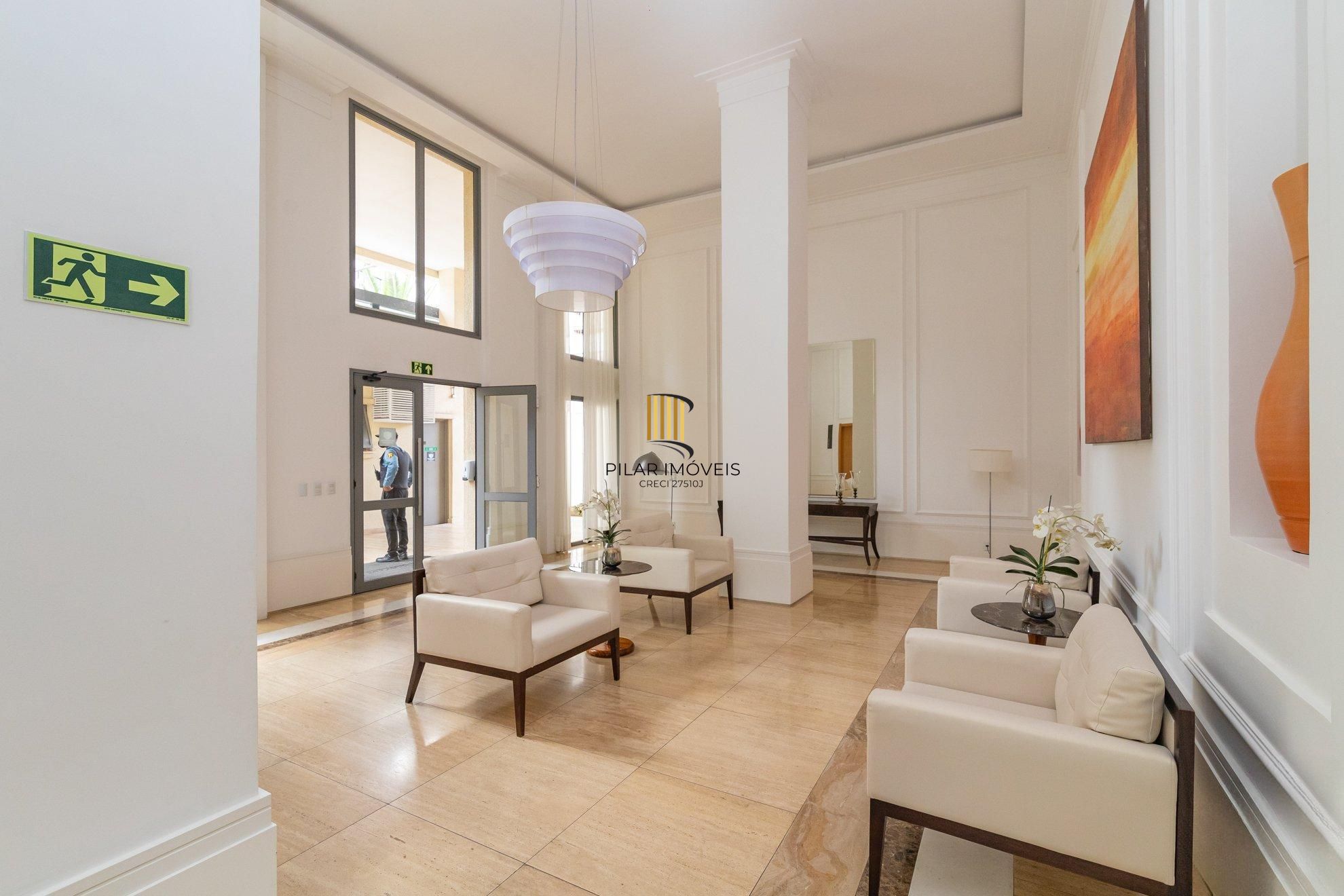 Apartamento de 1 dormitório á venda em Três Figueiras, Porto Alegre.