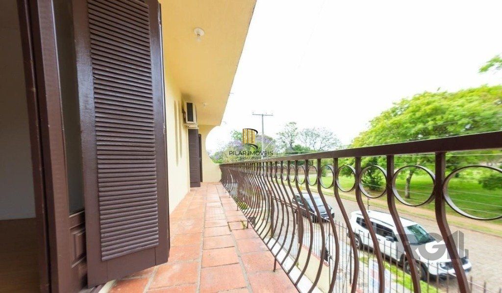 Casa para Venda - 450m², 4 dormitórios, sendo 3 suites, 5 vagas - Nonoai