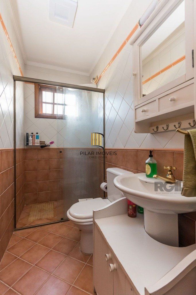 Casa de 3 dormitórios no bairro Chácara das Pedras