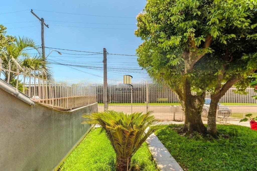 Casa de 3 dormitórios no bairro Rubem Berta