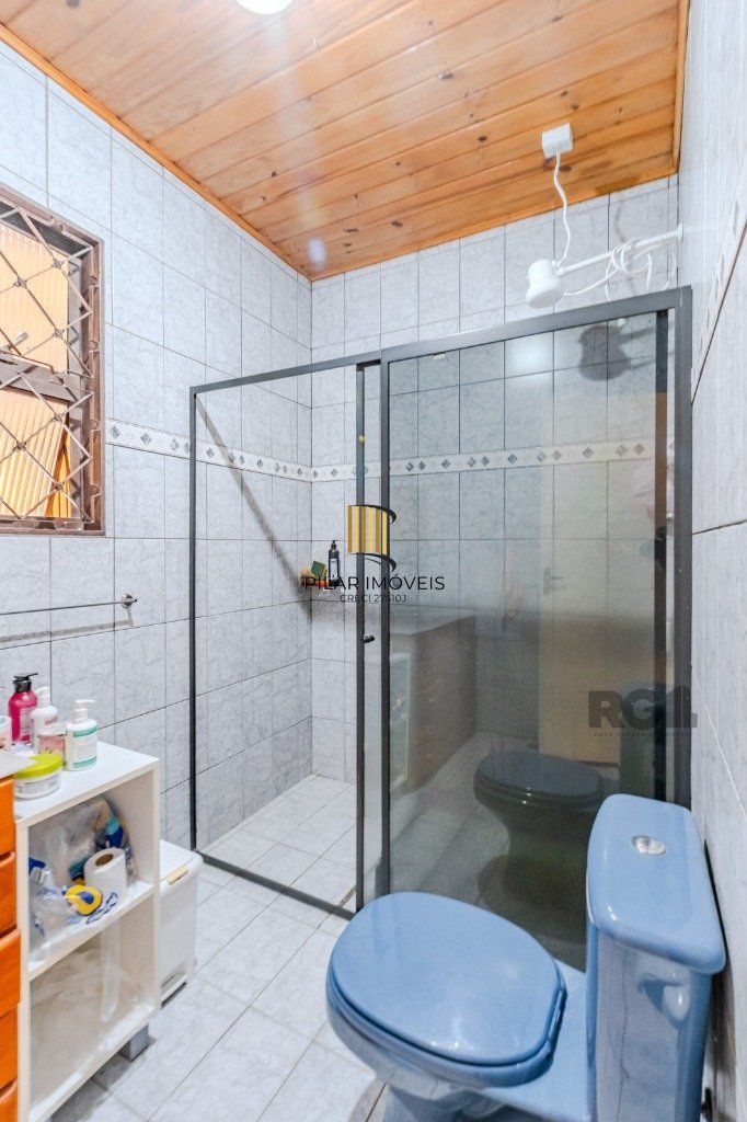Casa de 2 dormitórios, no bairro  Hípica
