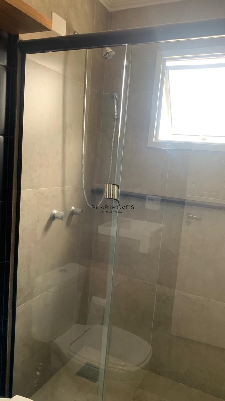 Apartamento de 2 dormitórios com 1 vaga de garagem escriturada, na Rua Dom Vital, Bairro Glória.