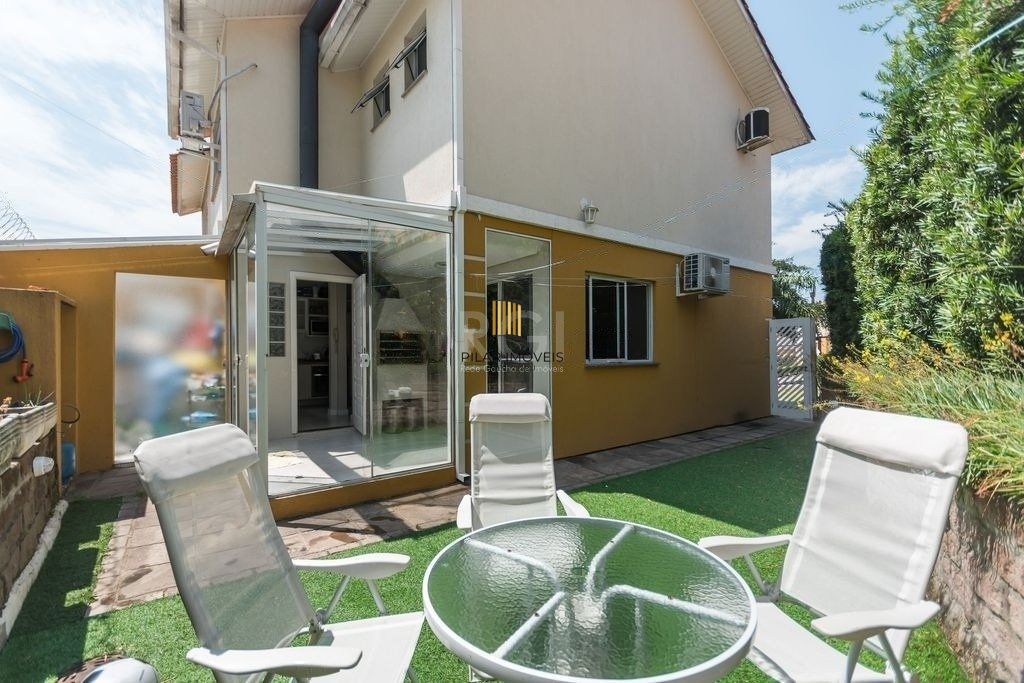 Casa Condominio para Venda - 178,00 m², 3 dormitórios, sendo 2 suites, 2 vagas - Alto Petrópolis