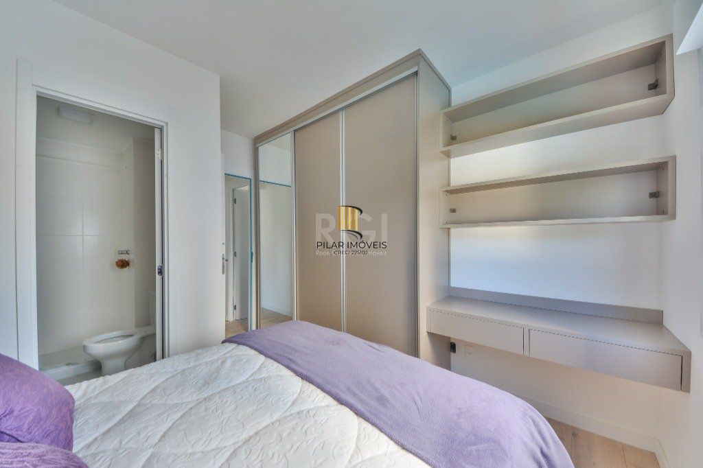 Casa 7 dormitórios no bairro Glória