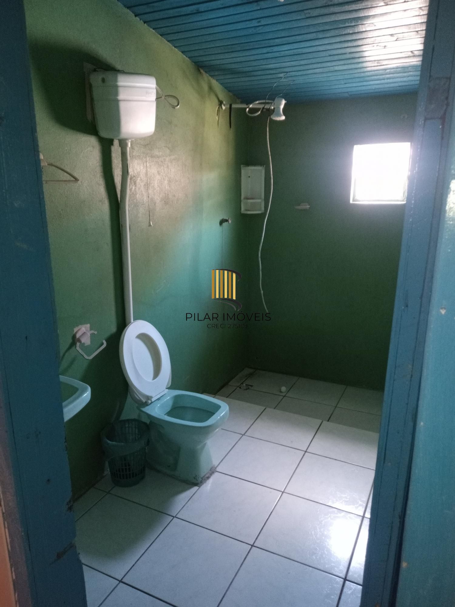 2 casas no pátio em Magistério