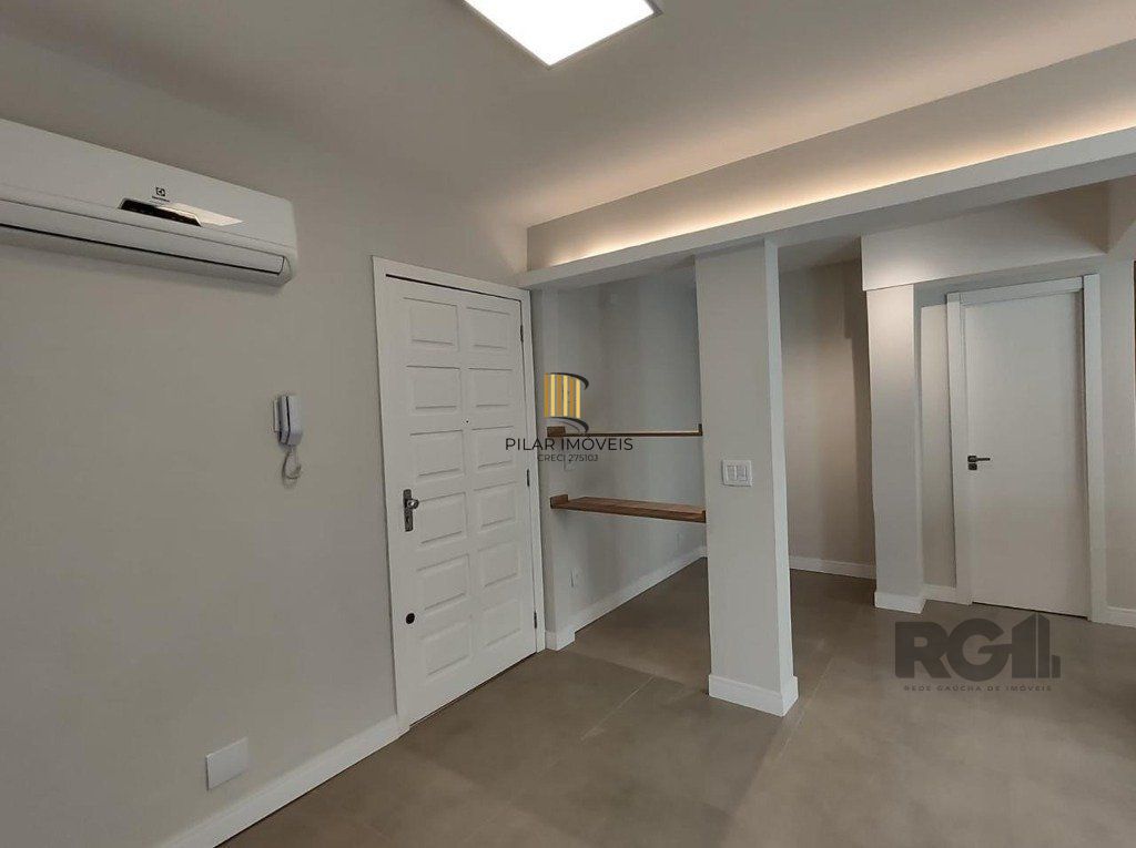 Apartamento semi mobiliado, 67m², 2 dormitórios, 1 vaga no bairro Petrópolis
