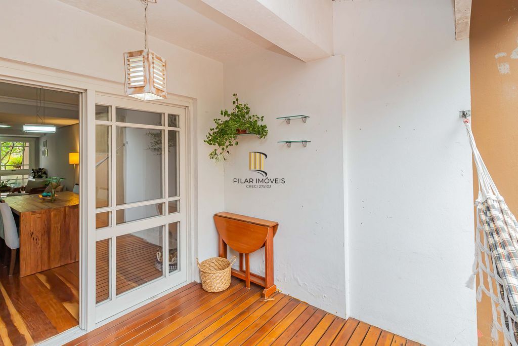 Casa de 3 dormitórios à venda no Bairro Serraria - Porto Alegre