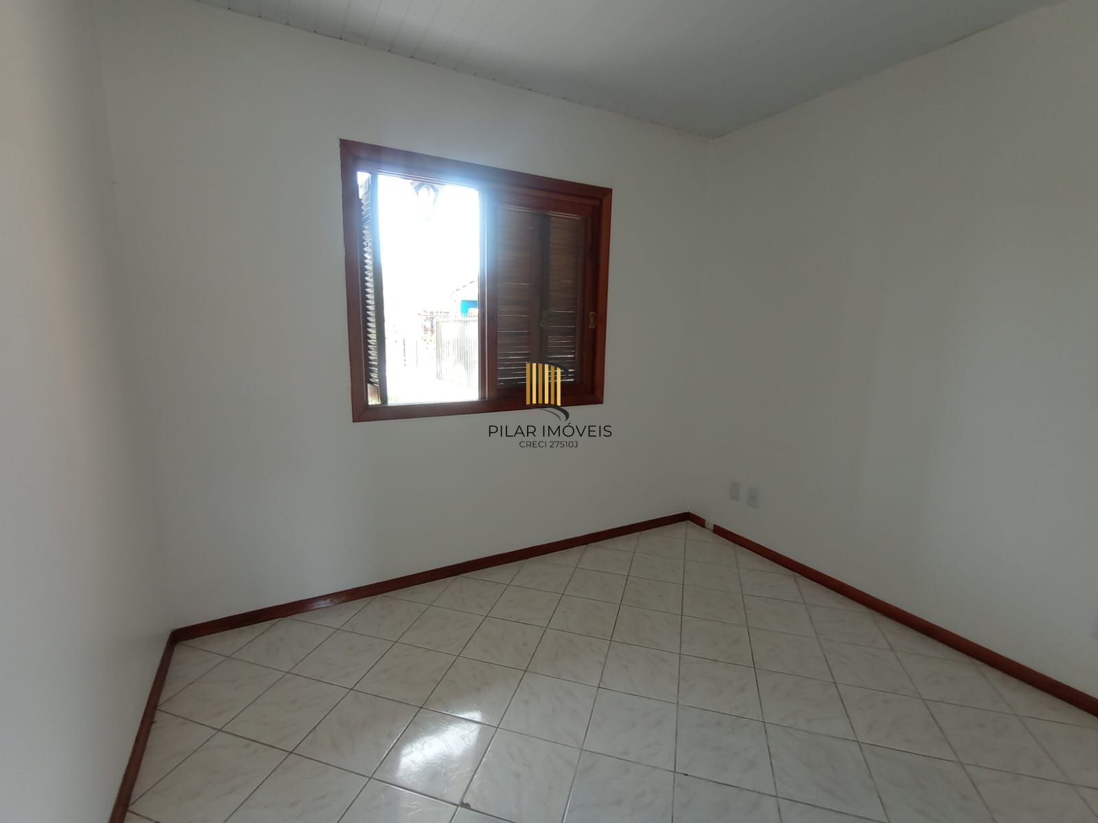 Casa 2 dormitórios no bairro Hípica