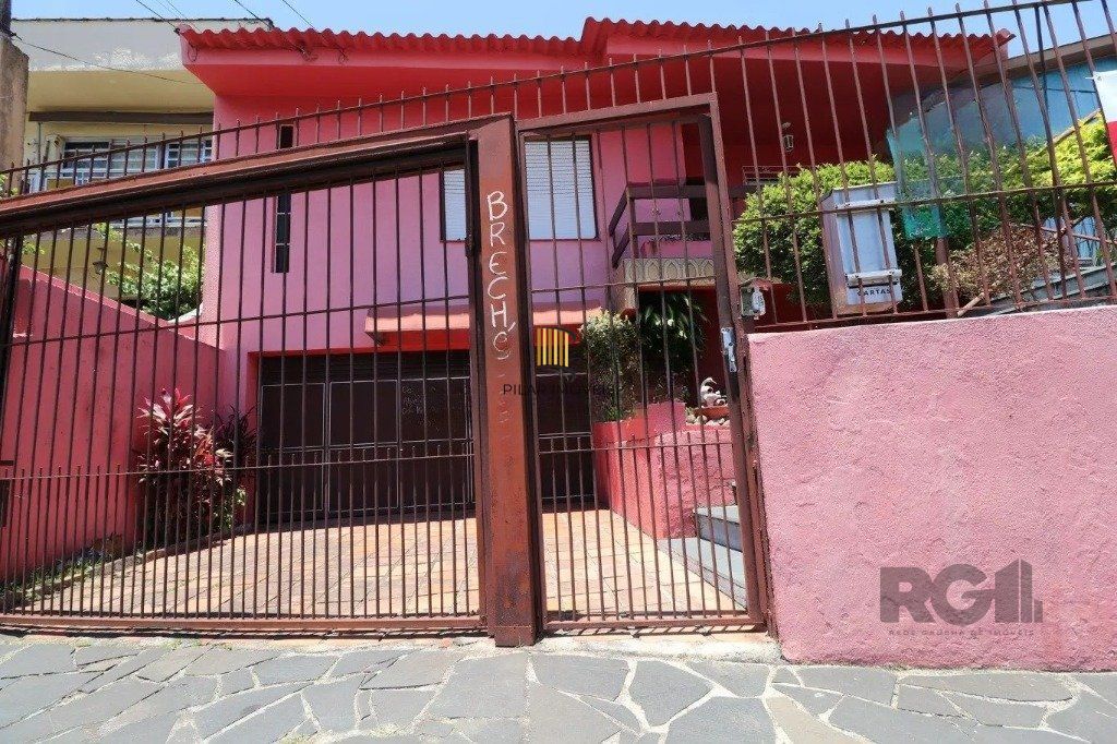 Casa com 3 dormitórios no bairro Cristo Redentor