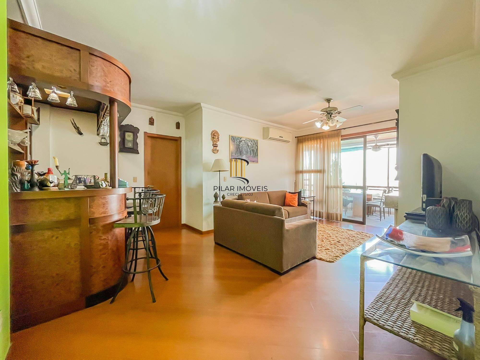 Lindo apartamento 03 dormitórios, duas vagas Coração Menino Deus