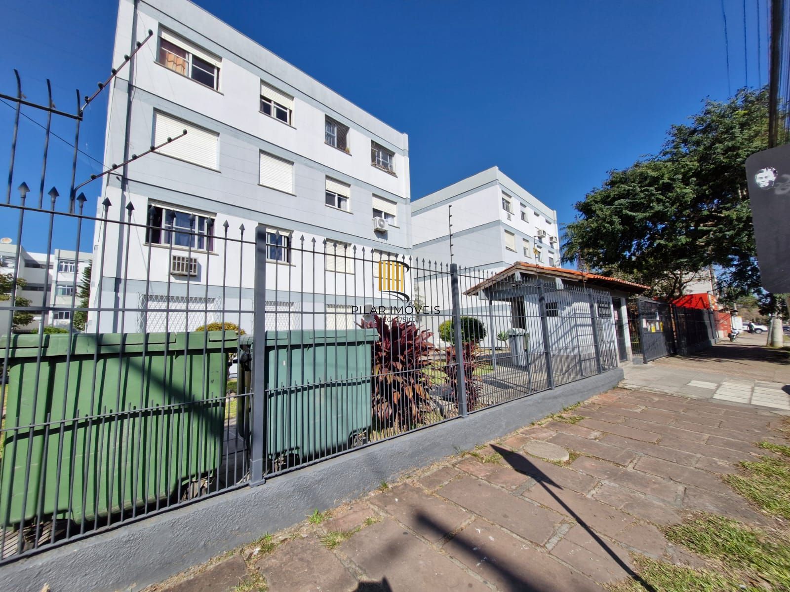 Apartamento 3 dormitórios na rua Corronel Massot, Cristal.