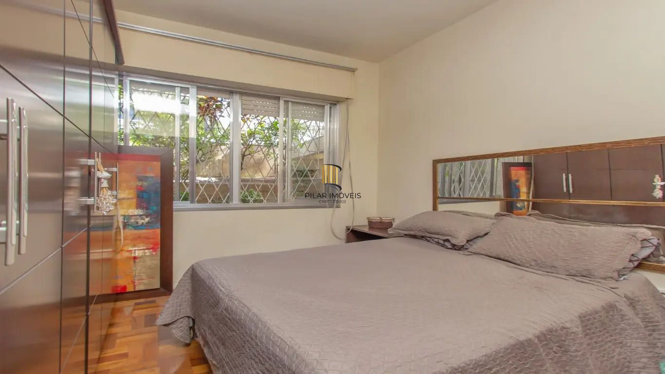 Apartamento com 3 dormitórios e 99m² à venda em Petrópolis.