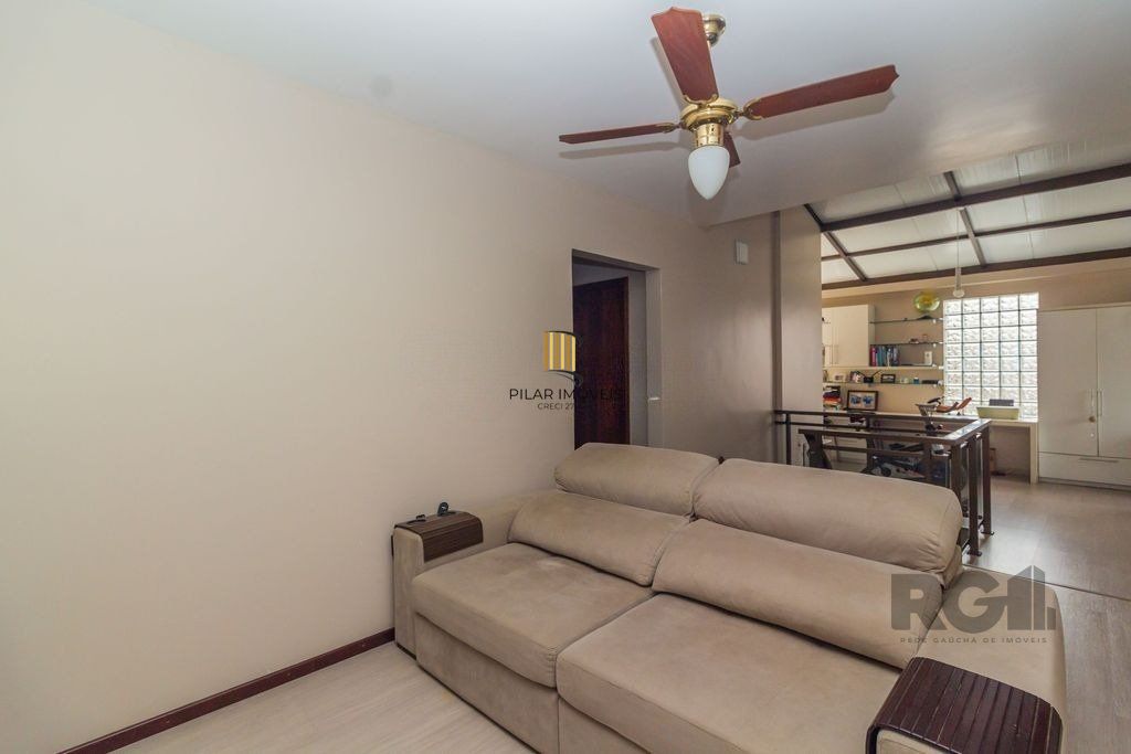 Casa com 3 dormitórios no bairro Nonoai