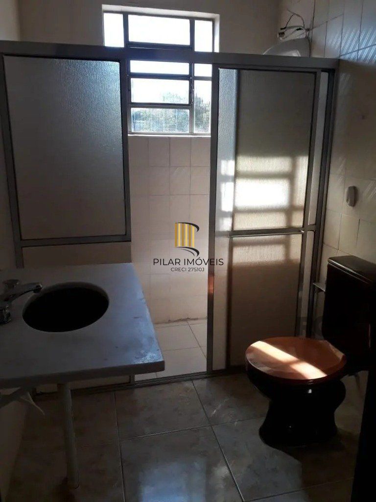 Casa com 5 dormitórios no bairro Passo das Pedras - Porto Alegre