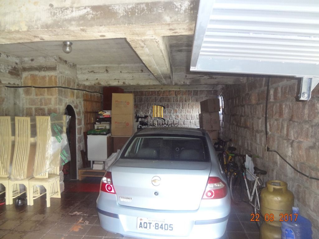 Casa para Venda - 365m², 4 dormitórios, sendo 2 suites, 6 vagas - Nonoai