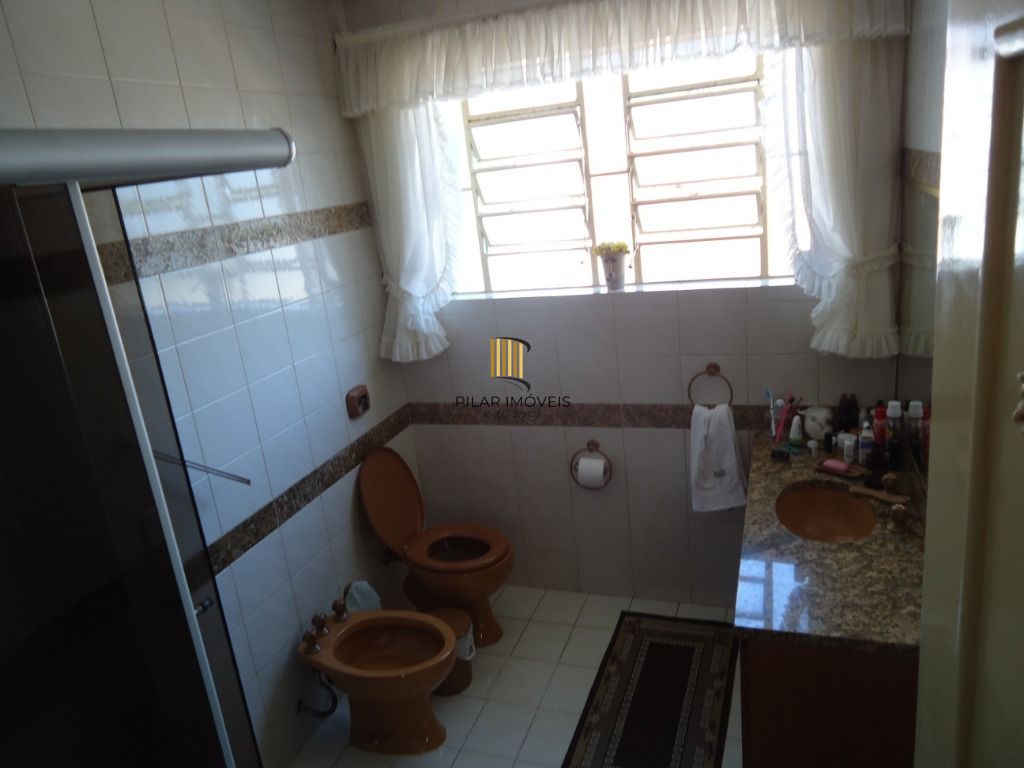 Casa para Venda - 750m², 4 dormitórios, sendo 2 suites, 5 vagas - Santa Tereza