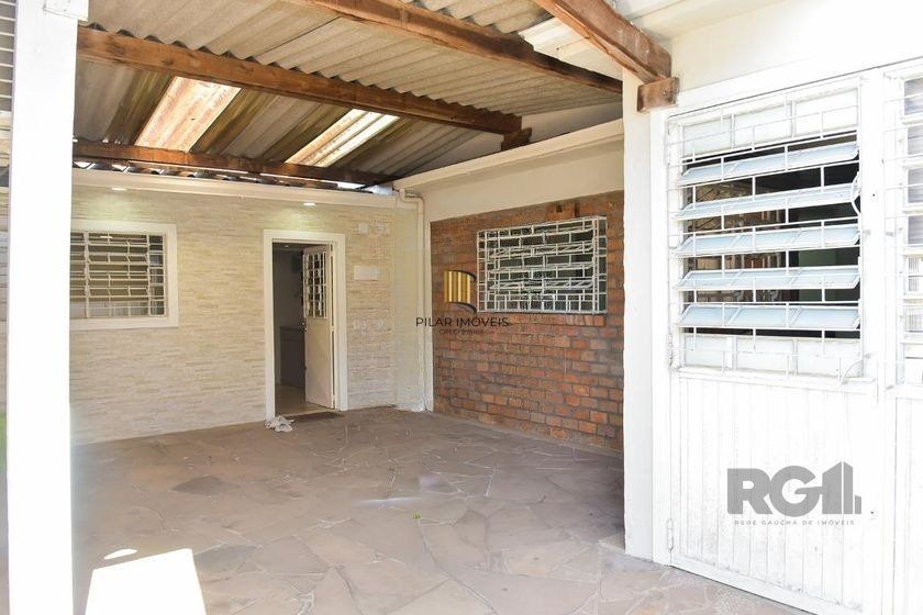 Casa de 197m² - 5 dormitórios, 3 vagas no bairro Rubem Berta