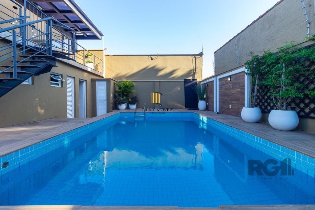 Casa de 380m², bairro Guarujá