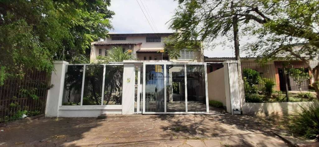 VENDE – AMPLA CASA RESIDENCIAL COM PISCINA E 5 VAGAS - Pilar Imóveis