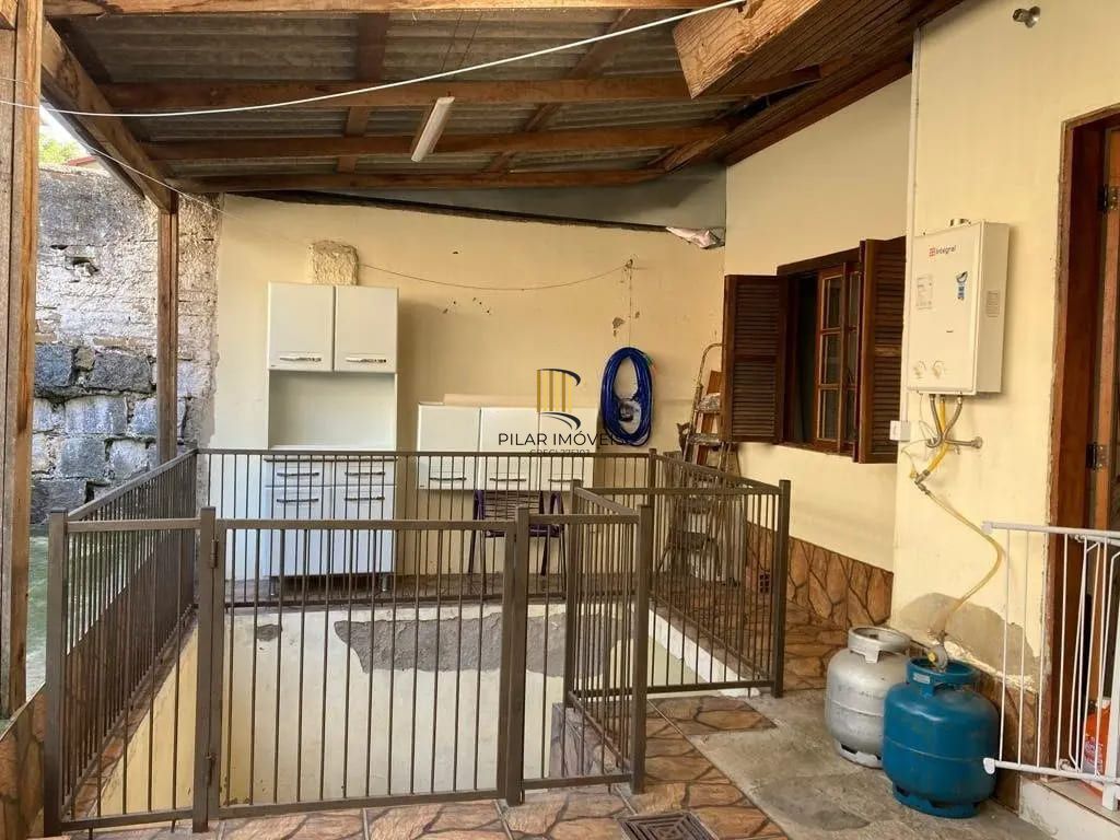 Casa de 3 dormitórios com 181m² à venda em Partenon, Porto Alegre.