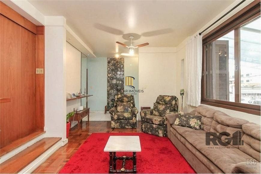 Casa de 285m² - 4 dormitórios, 4 vagas no bairro Bom Jesus