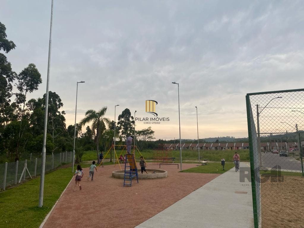 Casa 2 dormitórios no bairro Restinga