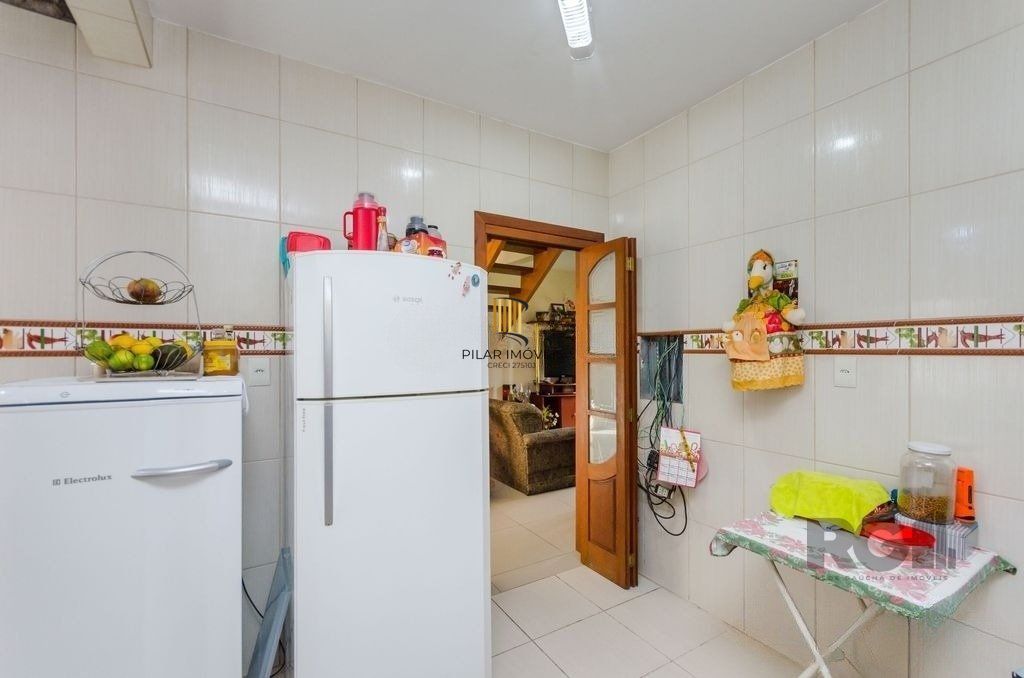 Casa em Condomínio, 166m² - 3 dormitórios, 2 vagas no bairro Guarujá