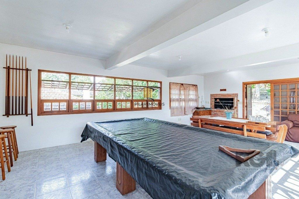 Casa com 267m², 3 dormitórios, 1 vaga no bairro Tristeza