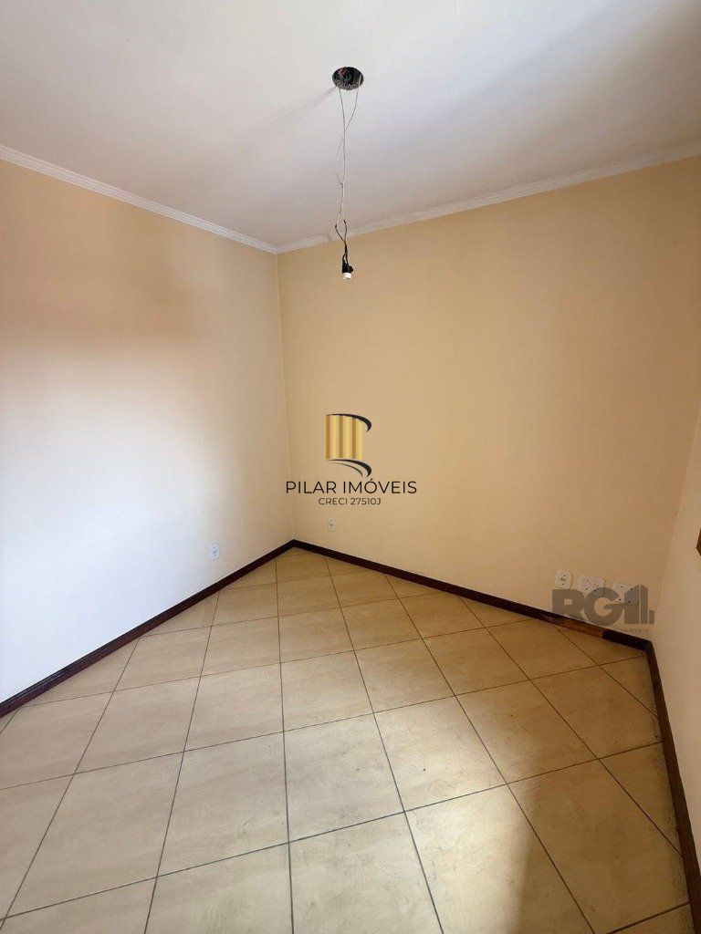 Casa 3 dormitórios no bairro Nonoai